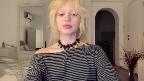 Snapshot of mollycodle chatting on 09.15.25 Goddess Katherine online show from 09.15.25