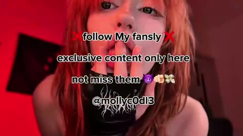Snapshot of mollycodle chatting on 04.15.26 Goddess Katherine online show from 04.15.26