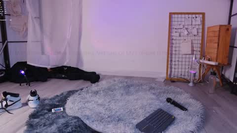 Snapshot of mollyflwers chatting on 11.04.25 mollychan online show from 11.04.25