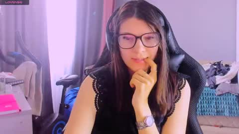  KIRA  online show from 04.30.26