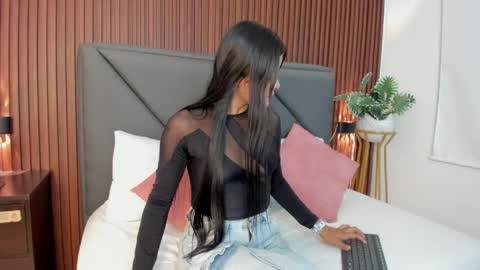mollylove_ online show from 05.09.26
