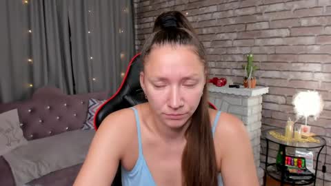 hi im Molly heregreat boobs big heart  warm pussy  online show from 04.29.26