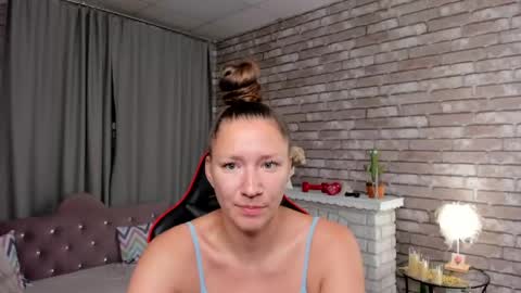 hi im Molly heregreat boobs big heart  warm pussy  online show from 06.08.26