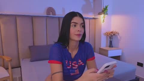 Snapshot of mollyrosse1 chatting on 06.21.26 mollyrosse1 online show from 06.21.26