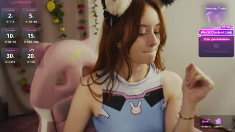 Snapshot of mollysb_05 chatting on 12.18.24 mollysb_05 online show from 12.18.24