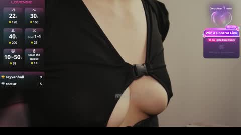 Snapshot of mollysb_05 chatting on 02.21.25 mollysb_05 online show from 02.21.25