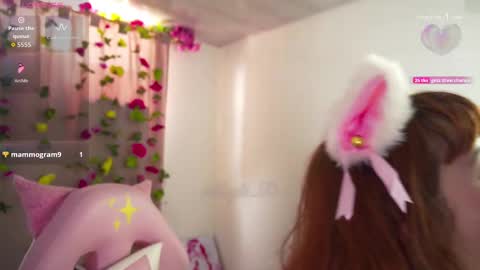 Snapshot of mollysb_05 chatting on 09.20.25 mollysb_05 online show from 09.20.25