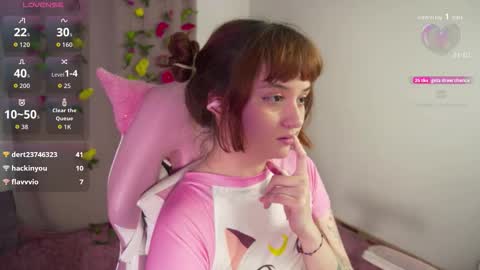 Snapshot of mollysb_05 chatting on 10.31.25 mollysb_05 online show from 10.31.25