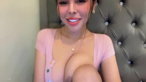 Snapshot of mollysky_smith chatting on 02.05.26 molly online show from 02.05.26