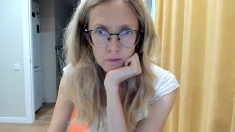 AngelMomm online show from 10.09.25