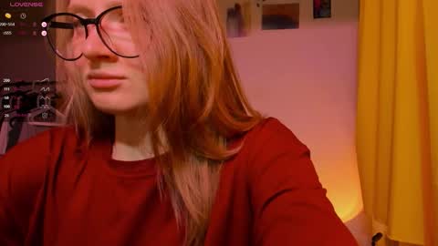 Snapshot of mollytucker chatting on 11.16.25 mollytucker online show from 11.16.25