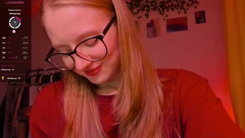 Snapshot of mollytucker chatting on 11.23.25 mollytucker online show from 11.23.25