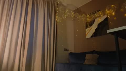 Molly online show from 12.21.25