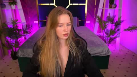 Snapshot of mollyymayy chatting on 01.16.26 mollyymayy online show from 01.16.26