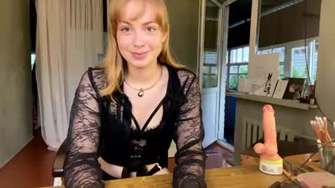 Snapshot of molyangel chatting on 06.26.26 Oksana online show from 06.26.26