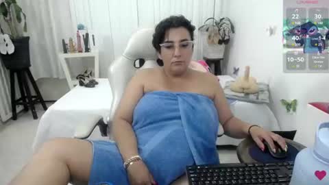 Snapshot of mom_17 chatting on 07.10.26 Celeste online show from 07.10.26