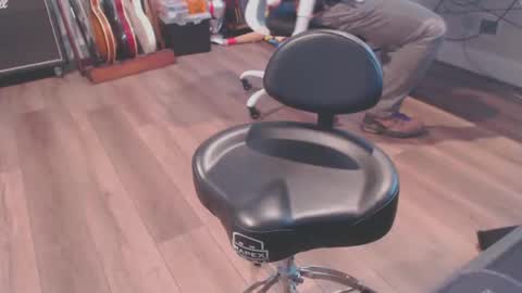 momer85 online show from 12.30.24