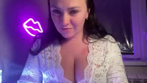 Snapshot of momiyaa chatting on 01.07.26 Rihanna online show from 01.07.26