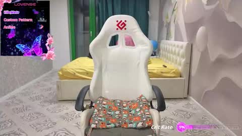 MommmY  online show from 11.30.25