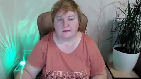 Snapshot of mommy99x chatting on 12.08.24 Mommy99X online show from 12.08.24