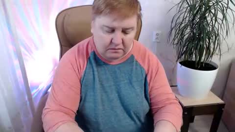 Snapshot of mommy99x chatting on 12.30.24 Mommy99X online show from 12.30.24