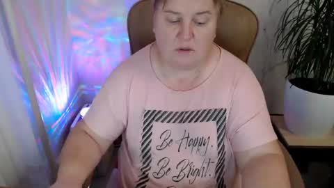 Snapshot of mommy99x chatting on 01.04.25 Mommy99X online show from 01.04.25