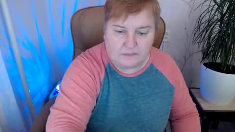 Snapshot of mommy99x chatting on 01.05.25 Mommy99X online show from 01.05.25