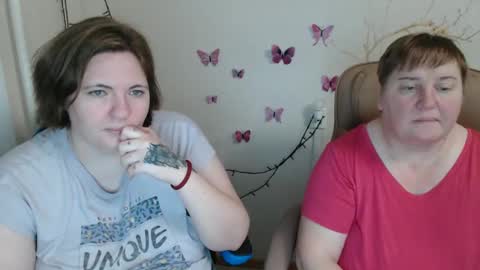 Snapshot of mommy99x chatting on 03.06.25 Mommy99X online show from 03.06.25