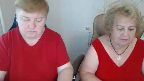 Snapshot of mommy99x chatting on 09.17.25 Mommy99X online show from 09.17.25