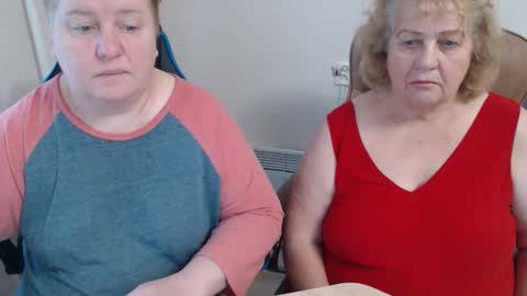 Snapshot of mommy99x chatting on 12.02.25 Mommy99X online show from 12.02.25