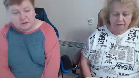 Snapshot of mommy99x chatting on 12.03.25 Mommy99X online show from 12.03.25