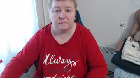 Snapshot of mommy99x chatting on 12.22.25 Mommy99X online show from 12.22.25