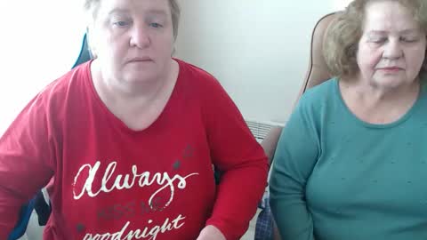 Snapshot of mommy99x chatting on 02.01.26 Mommy99X online show from 02.01.26