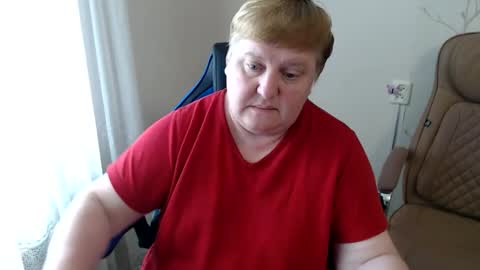 Snapshot of mommy99x chatting on 06.09.26 Mommy99X online show from 06.09.26