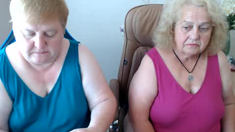 Snapshot of mommy99x chatting on 07.14.26 Mommy99X online show from 07.14.26