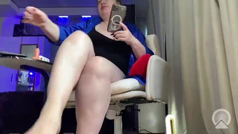 Snapshot of mommy_goddess chatting on 08.05.26 mommy_goddess online show from 08.05.26