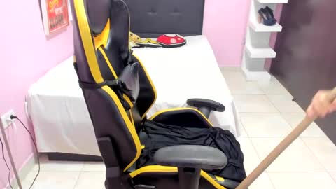 Snapshot of mommy_whore_slut chatting on 12.24.24 call me slut online show from 12.24.24