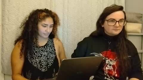 Mommy Bubbles online show from 02.24.25