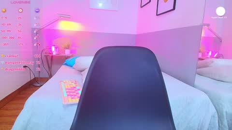 Daphne  online show from 01.22.25