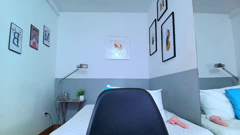 Daphne  online show from 01.23.25