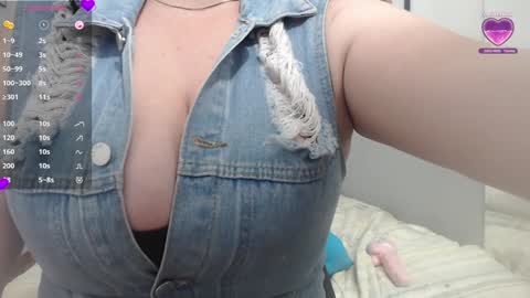 Daphne  online show from 02.06.25