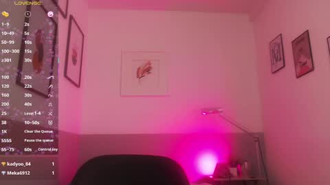 Daphne  online show from 02.13.25