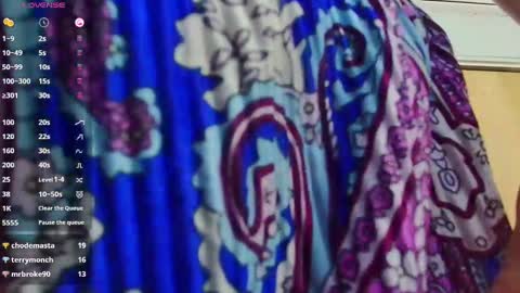 Daphne  online show from 02.25.25