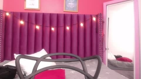 Daphne  online show from 02.26.25