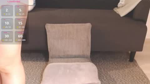 Momo online show from 11.30.25