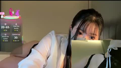 momo___0717 online show from 11.04.25