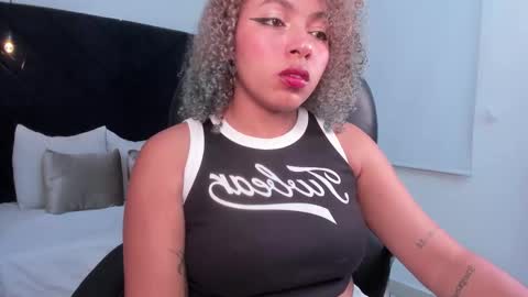 Snapshot of momo_ayasse chatting on 02.08.26 Momo online show from 02.08.26