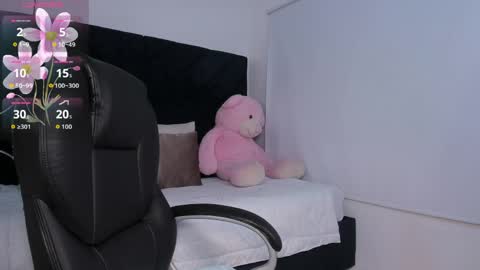 Momo  online show from 04.30.26