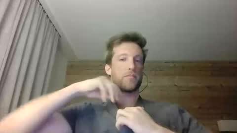 Snapshot of moms_little_monster chatting on 12.10.24 moms_little_monster online show from 12.10.24