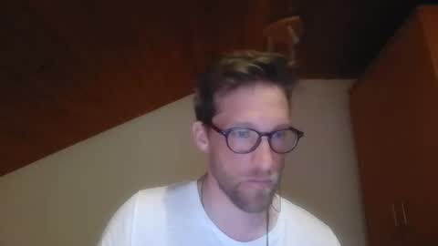 Snapshot of moms_little_monster chatting on 11.11.25 moms_little_monster online show from 11.11.25